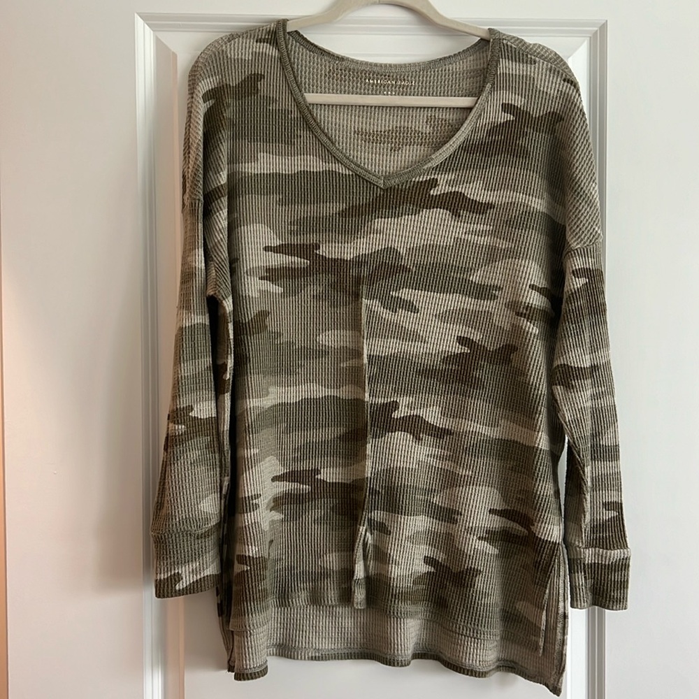 American Eagle - Camo sweater
